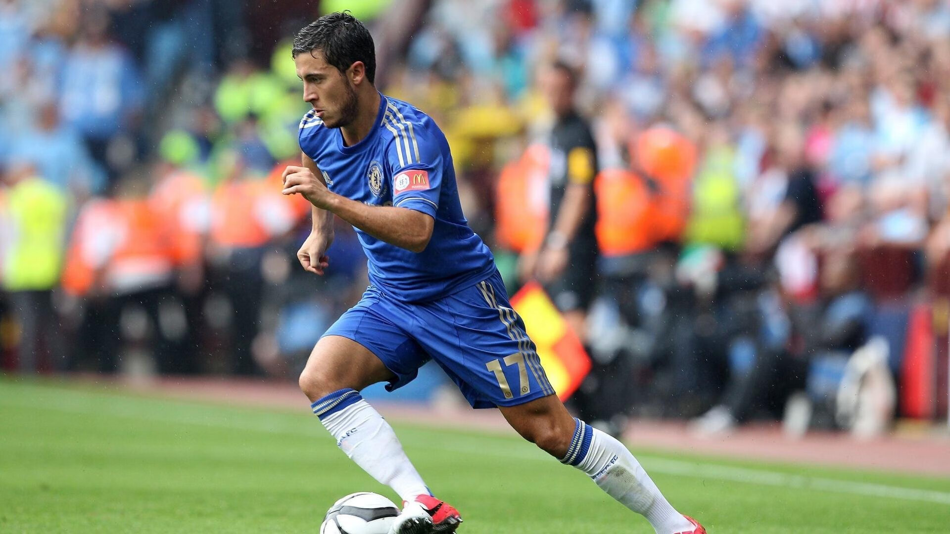 瓜迪奥拉的战术细节被媒体列为教练研究样本，瓜迪奥拉战术分析