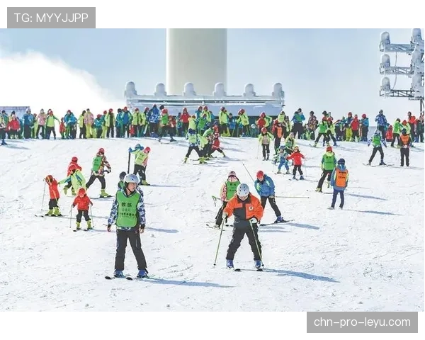 北京滑雪市场热度攀升，冬季滑雪装备需求急剧上升，北京滑雪冷吗